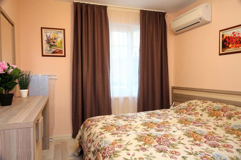 Къщата С Чешмата Lägenhet Veliko Tărnovo Exteriör bild