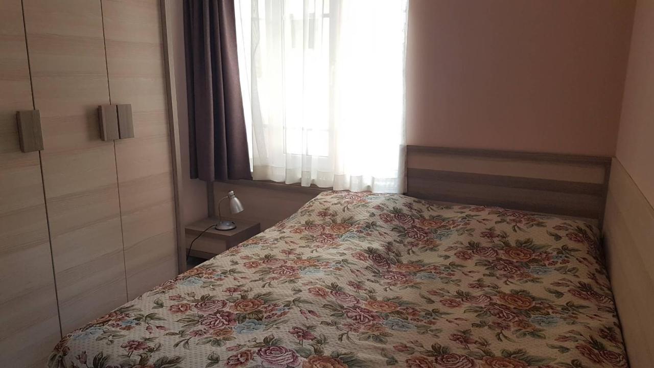 Къщата С Чешмата Lägenhet Veliko Tărnovo Exteriör bild