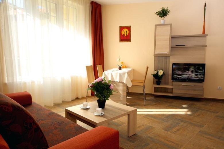 Къщата С Чешмата Lägenhet Veliko Tărnovo Exteriör bild