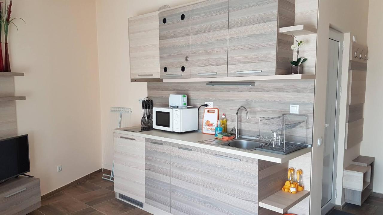 Къщата С Чешмата Lägenhet Veliko Tărnovo Exteriör bild