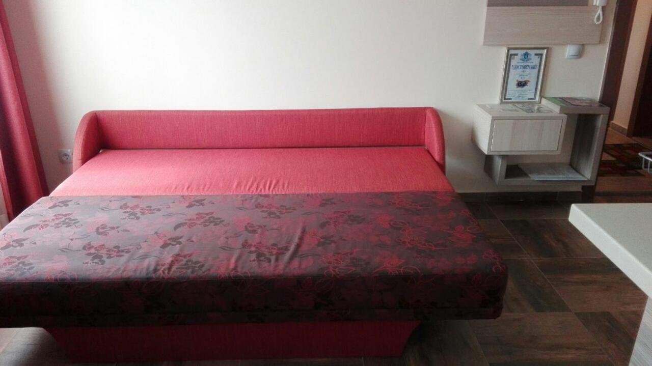 Къщата С Чешмата Lägenhet Veliko Tărnovo Exteriör bild