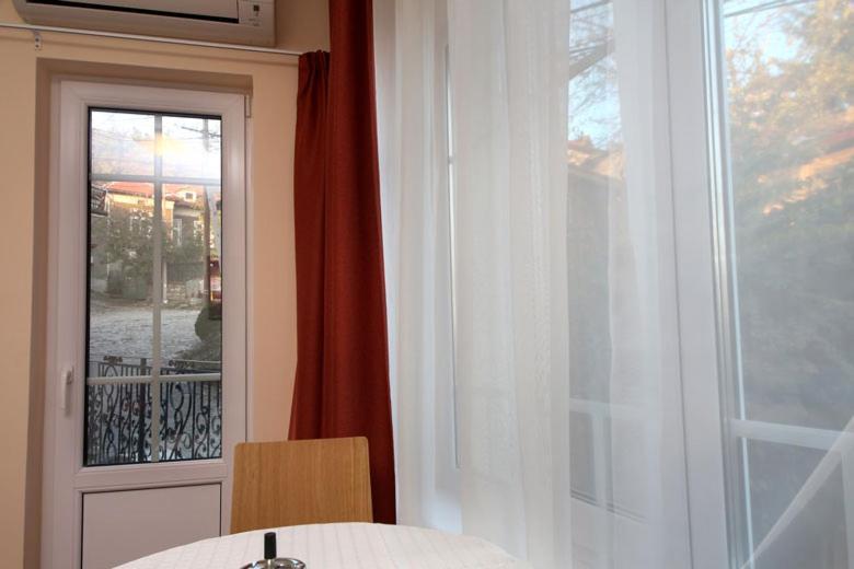 Къщата С Чешмата Lägenhet Veliko Tărnovo Exteriör bild